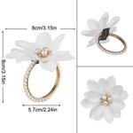 anneaux serviette fleurs blanches dorées classique rouge vert blanc mariage banquet dîner