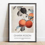 Cette image montre des persimmons (kakis) sur une branche avec des feuilles, et un petit oiseau perché sur la branche, peint dans un style asiatique traditionnel.