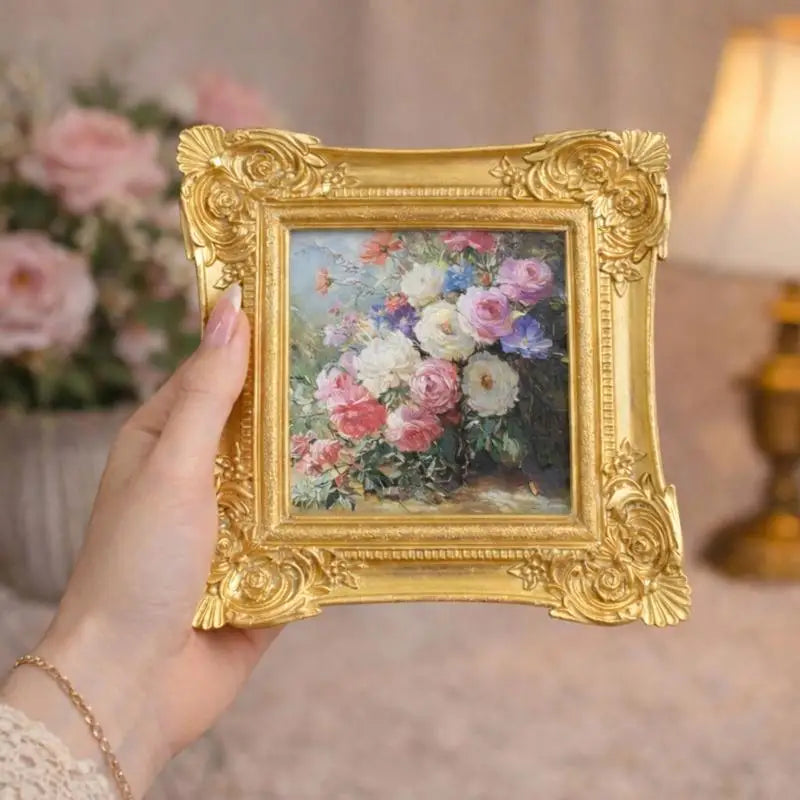 cadre photo or floral transparent baroque support debout motifs sculptésarrière feutrée