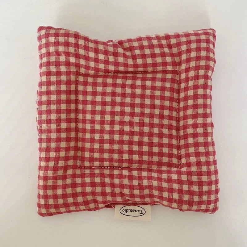 protector cushions pattern checkerboard colors violet rose white blue red green yellow