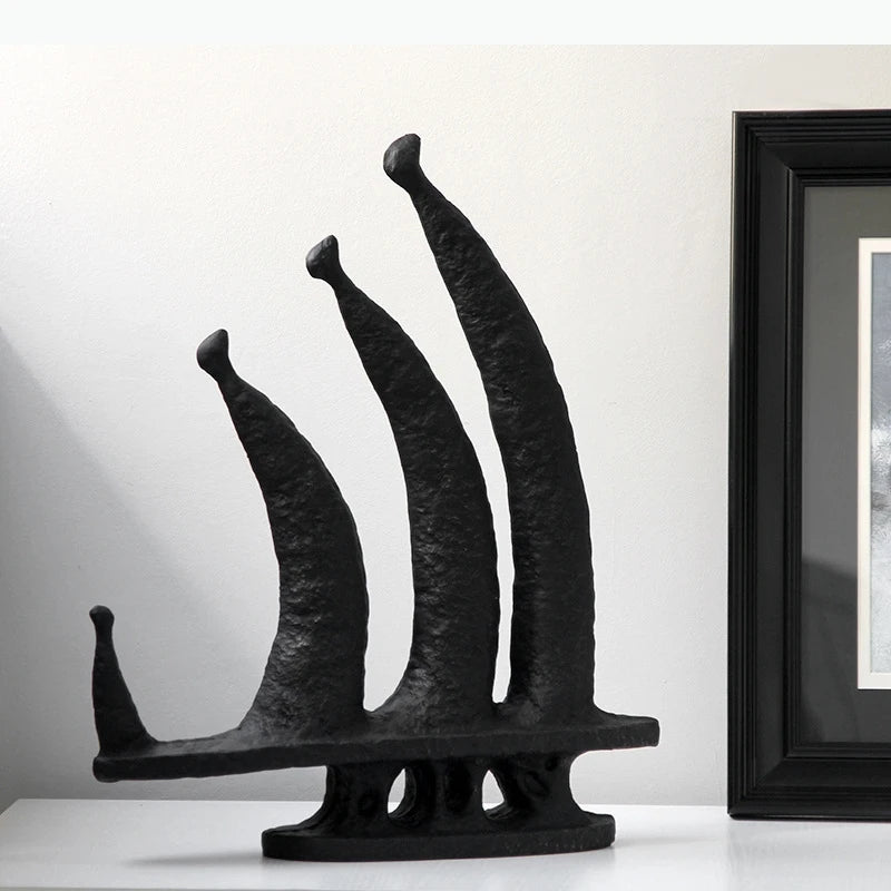 ornement abstrait moderne sculpture noire texturée décoration intérieur art contemporain figurine unique