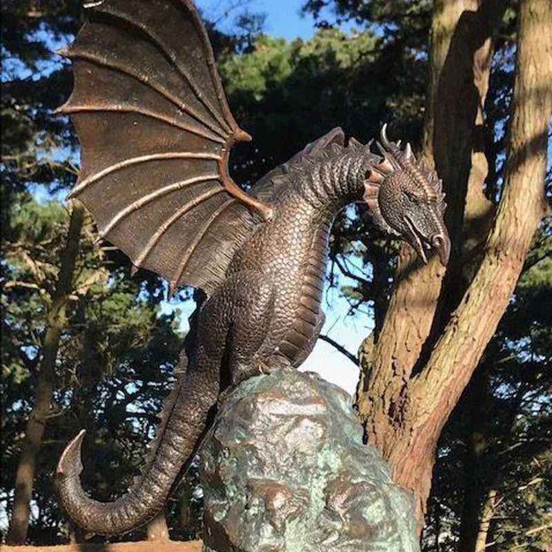 statue dragon fontaine bronze éclair orangé vert émaillage fantastique maison jardinextérieur