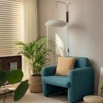 lampe murale moderne blanc rayures horizontales fixation câble interrupteur éclairage quotidien