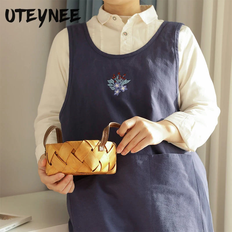 Tablier de cuisine femme en coton brodé utilisé pour le jardinage