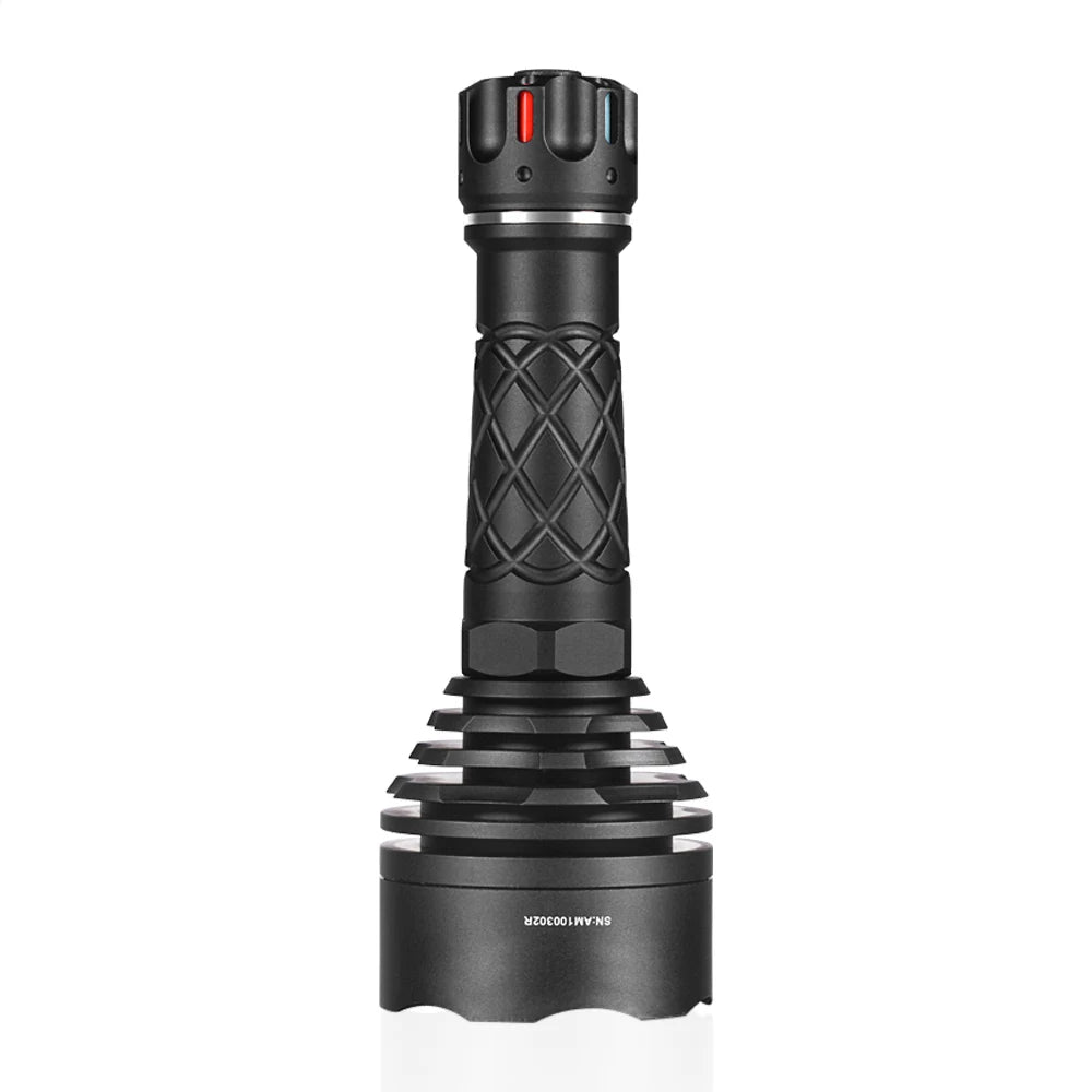 lampe torche noire anti dérapante robuste moderne poignée ergonomique anneaux protection suspension camping pêche