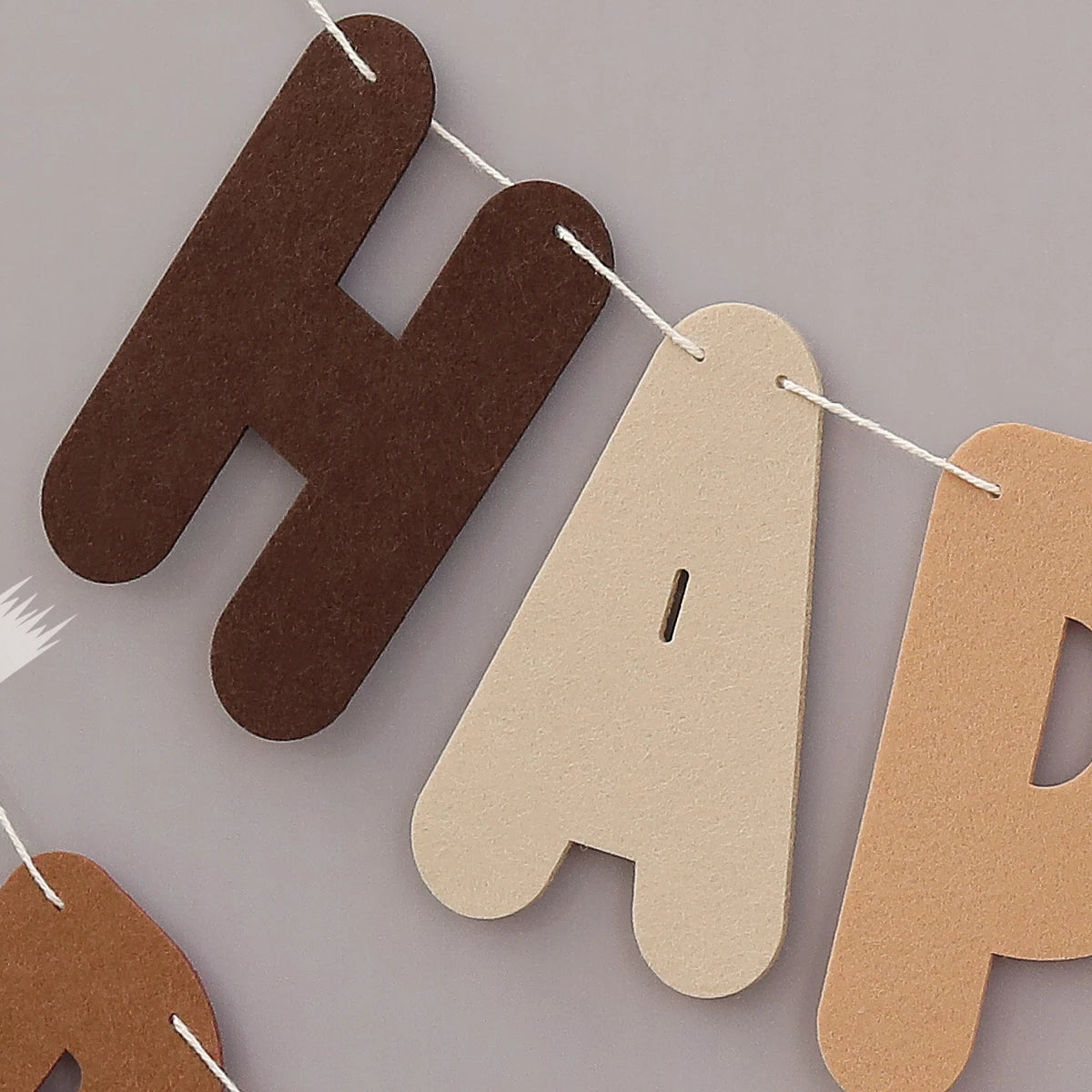 guirlande lettres anniversaire marron nounours happy birthday décoration enfantine festives