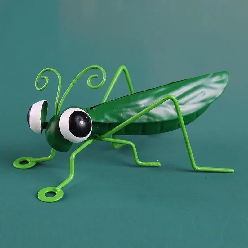 figurine insecte sauterelle verte bleu résine brillante artisanale moderne extérieur décoration jardin