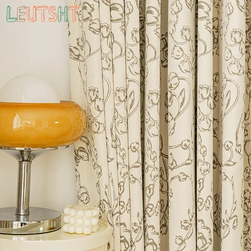 rideau épais beige motif fleurs stylisées salon chambre classique vintage tissu luxueux