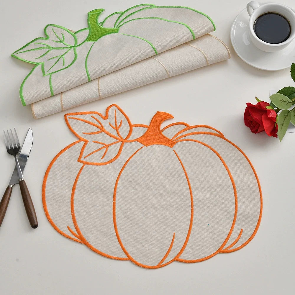 serviettes table automnales citrouille feuilles blanches oranges décoratives respectueuses l'environnement