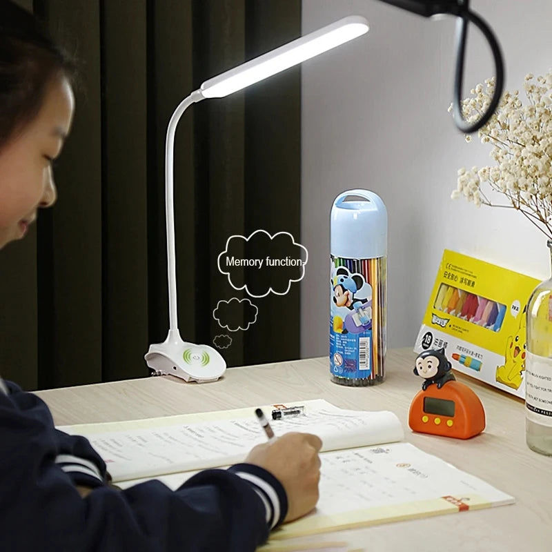 lampe rechargeable led pince noir blanc moderne étudiante lecture chambre dormir USB