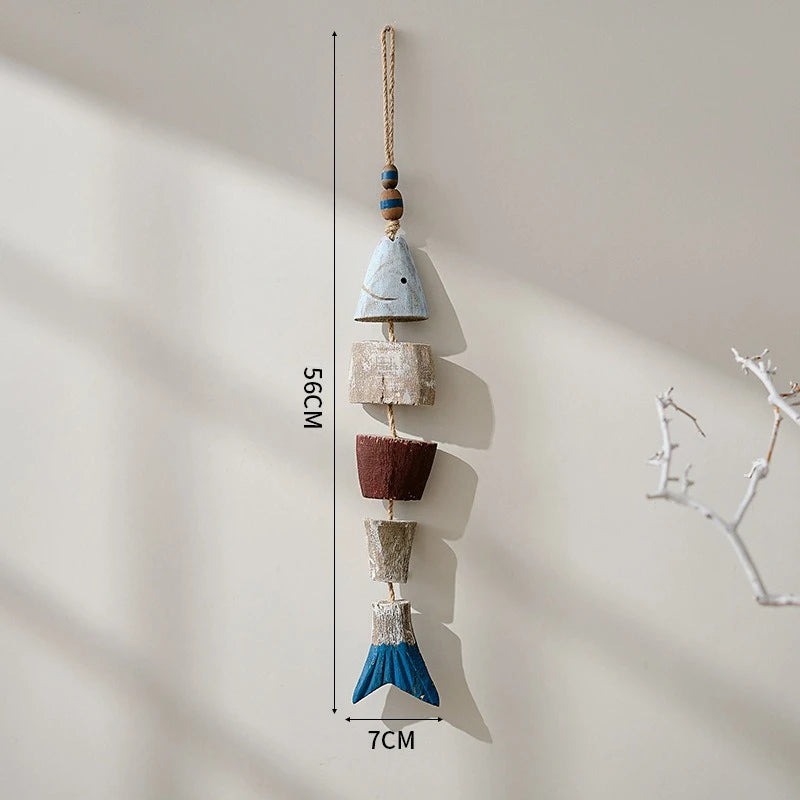 poisson décoratif bois rustique marin cordelette blanc bleu beige brun rayures horizontales coquille