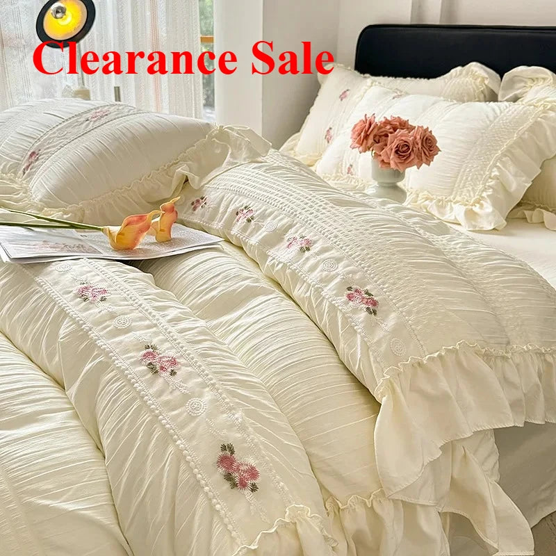 ensemble literie romantique broderies roses volants drap plat oreillers taies d'oreiller couleurs pastel vert