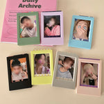 cadre photo moderne minimaliste noir blanc plaid vert clair rose bleu jaune gris hologramme