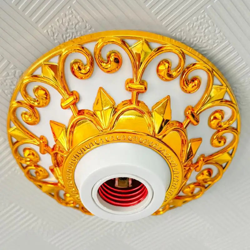 suspension lampe plaque métal ornementation florale baroque blanc doré rouge prise électrique