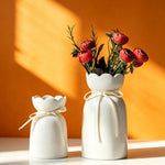 vase céramique blanc moderne poterie lisse ruban décoration intérieur simple table restaurant