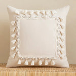 coussins patchwork boho chic beige motifs fleurs pompons opaques décoration salon voiture