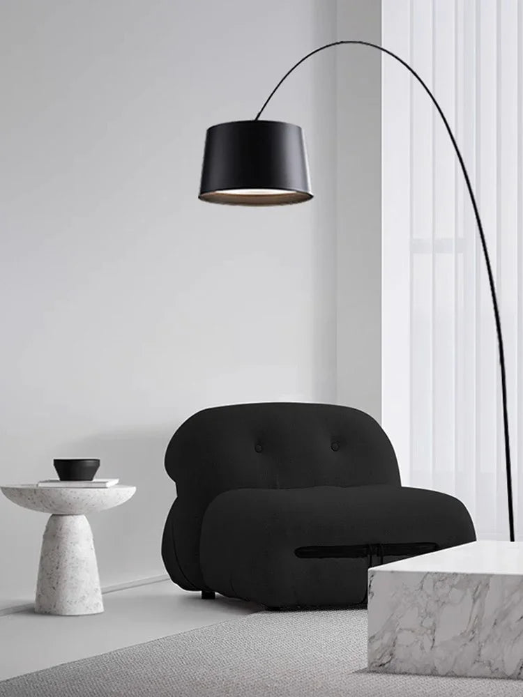lampe sol moderne led noir base circulaire abat jour aluminium éclairage intérieur minimaliste