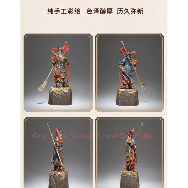 statue personnage masculin armure bâton socle rocheux motifs complexes couleurs or rouge bleuTextures variées