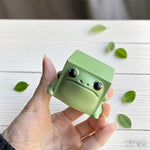 figurine grenouille résine verte cartoon mignonne décoration yeux noirs animal collectionnée ornement chambre enfants
