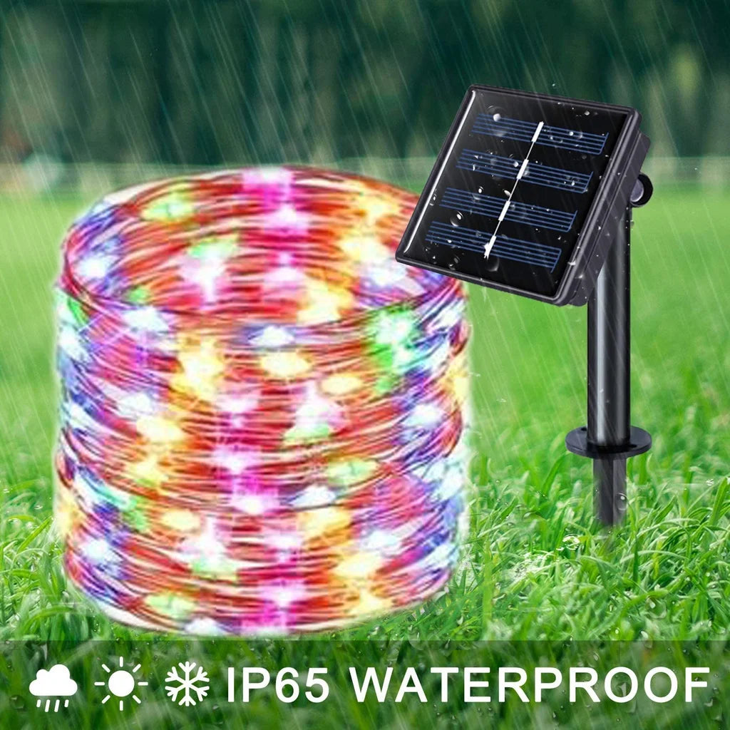 Guirlande solaire avec perles LED sur une terrasse