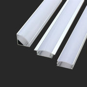 support led profil aluminium forme moderne couleur argentée intérieur blanc