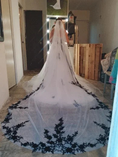 voile mariée cathédrale dentelle florale blanche noire transparente femme classique