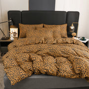 ensemble literie léopard moderne marron noir quatre taies oreiller couverture chambre