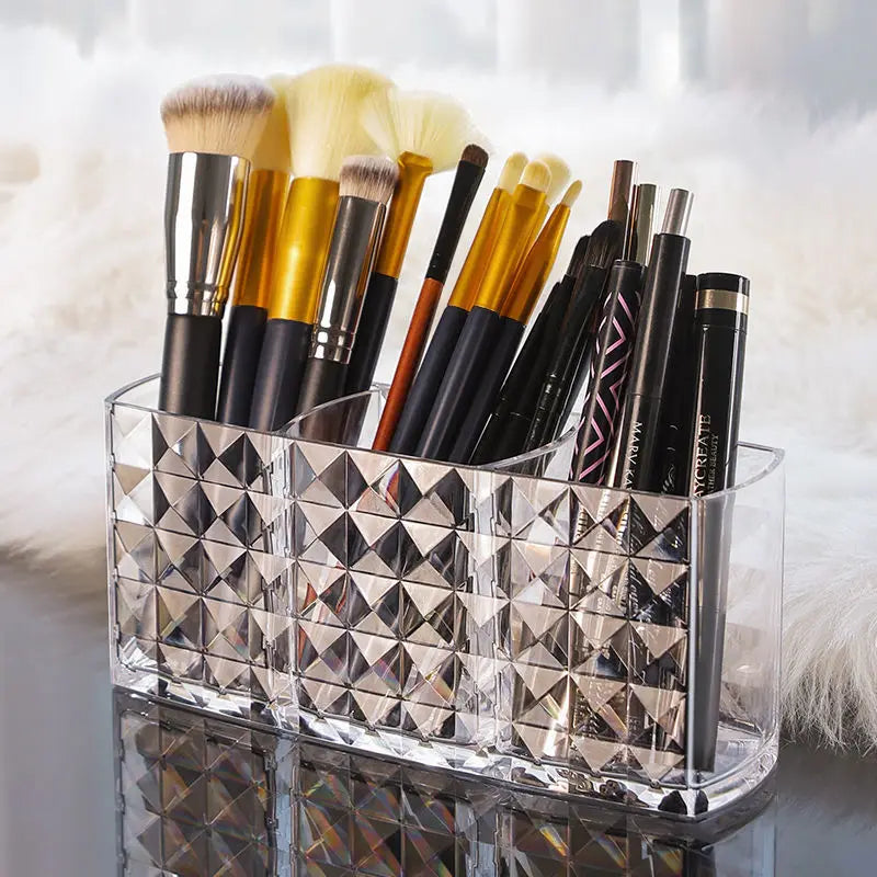 boîte rangement cosmétiques transparente moderne pinceaux crèmes rouges palettes carte crédit minimaliste organisateur