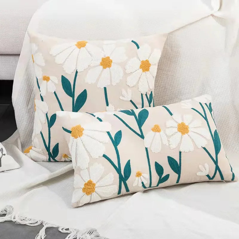 housse coussin brodée géométrique moderne fleur abstraite couleur beige blanc vert jaune décoration intérieure