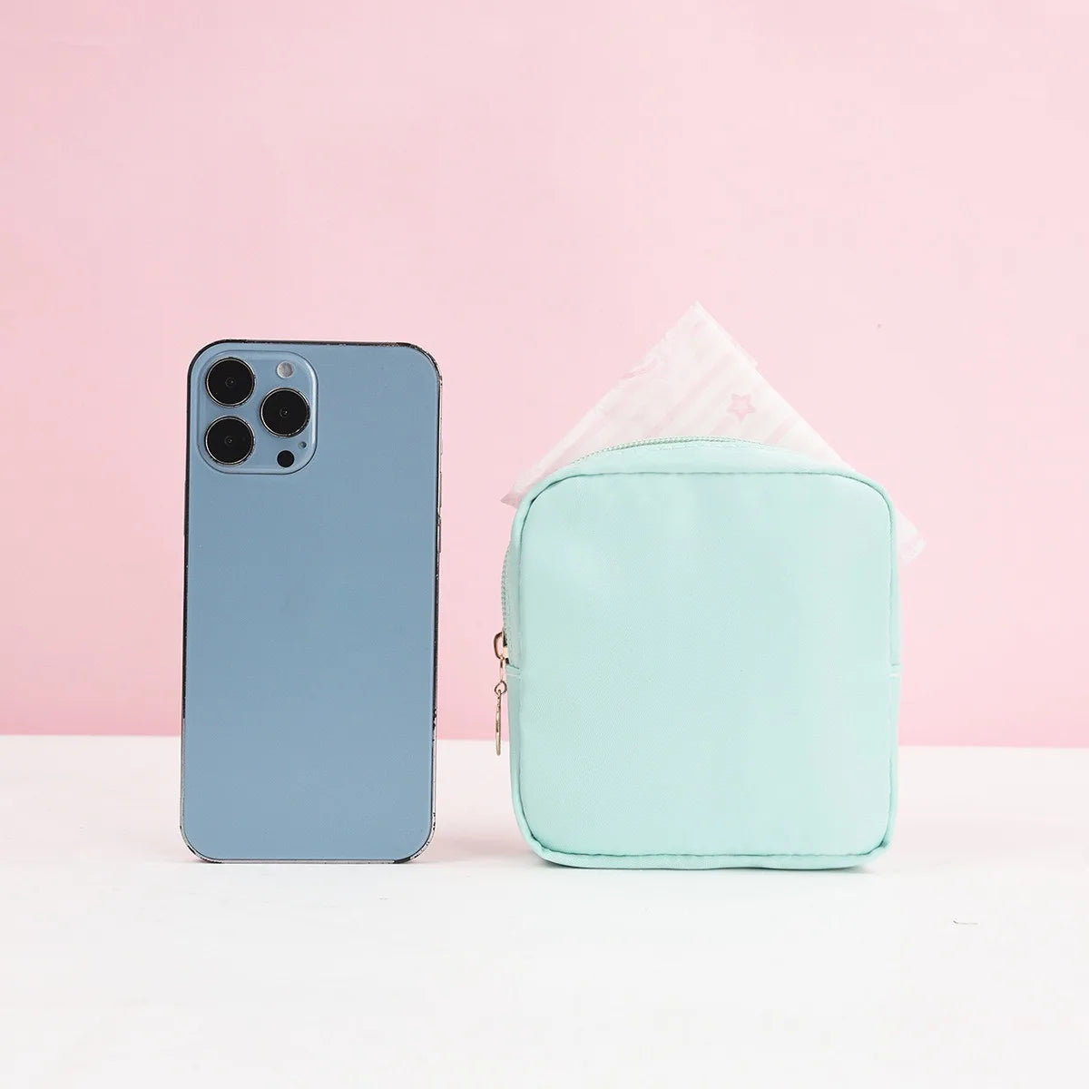 sac main moderne minimaliste vert pastel noir rose blanc beige violet fermeture glissière polyestère