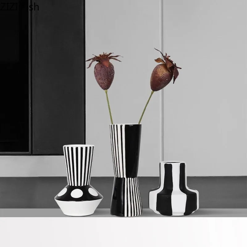 vase céramique noir blanc moderne rayures checkerboard décoration table arrangement fleurs