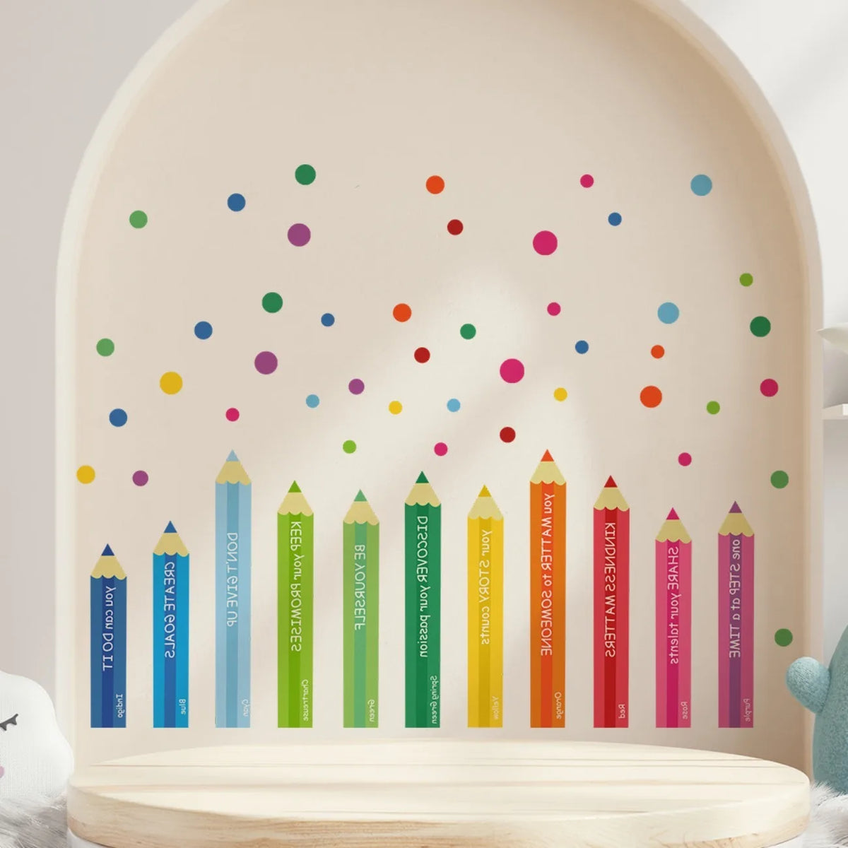 sticker mural crayons colorés messages positifs moderne enfants chambre bleu vert jaune orange rose