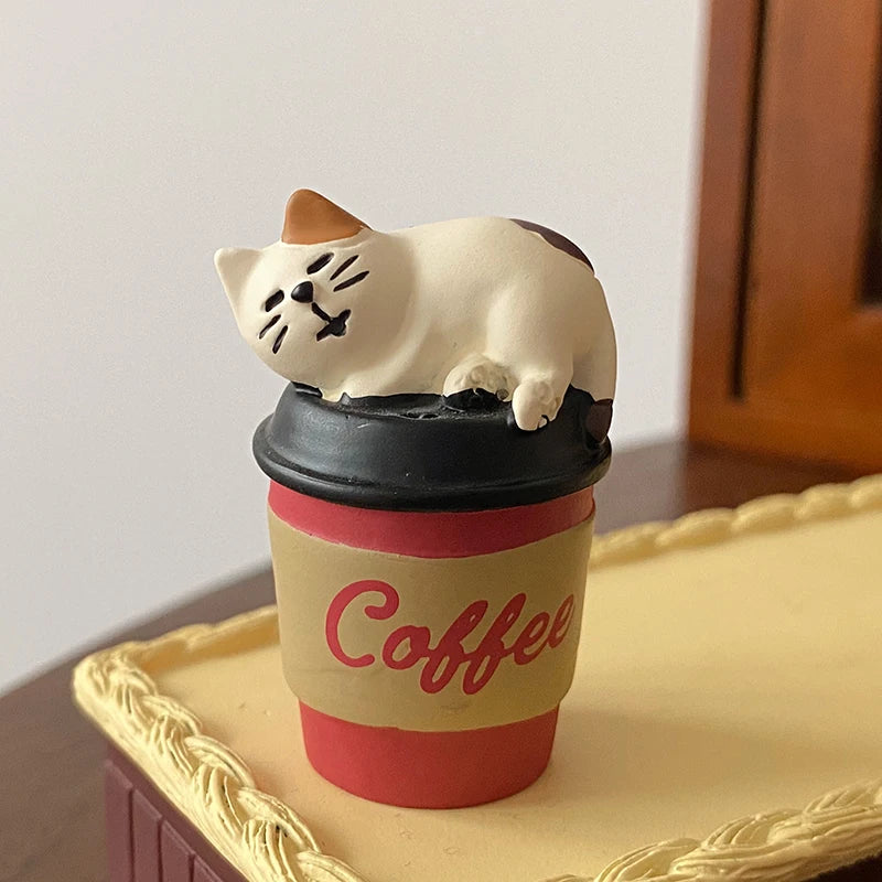 figurine animale kawaii résine blanc marron noir rose gris chapeau ruban bakery open chocolate