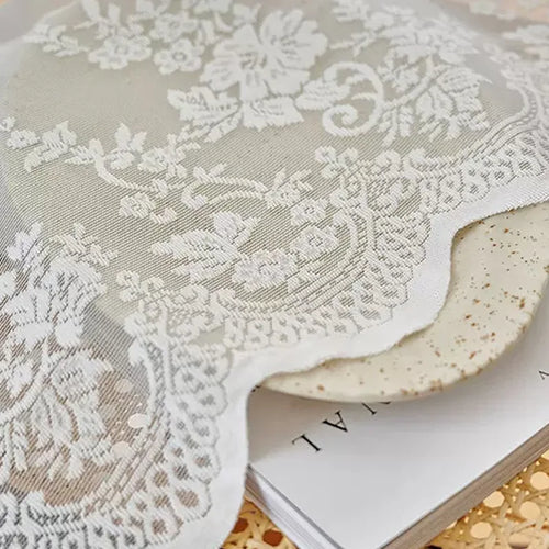 rideau dentelle blanc motif floral transparent classique romantique ruban fixation fenêtre salon
