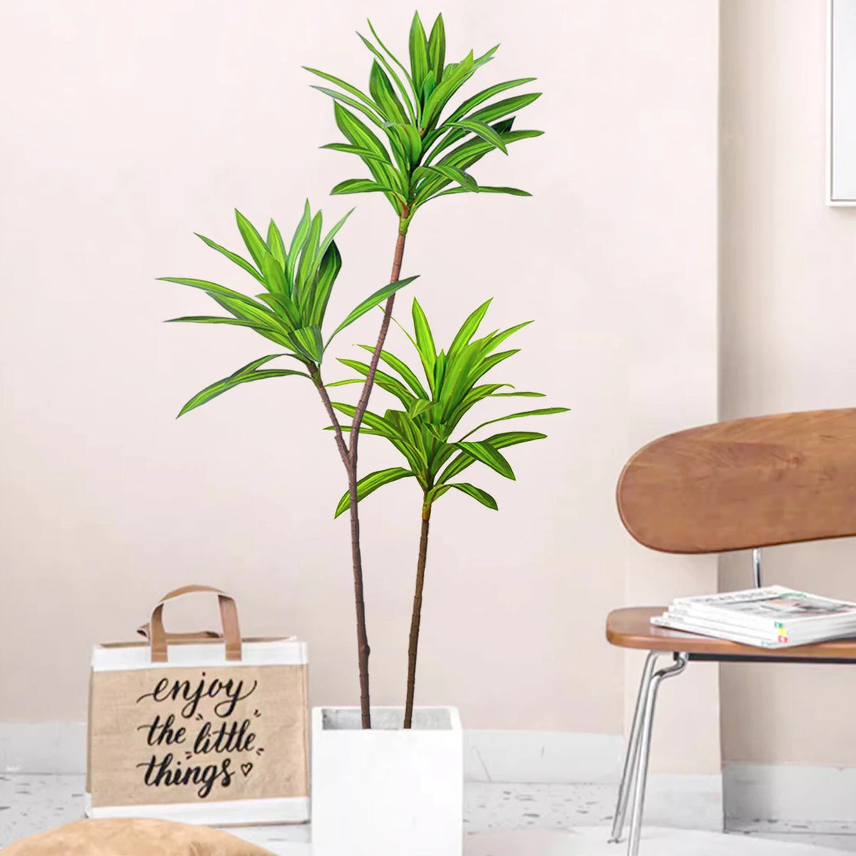 plantes artificielles arbres vertes feuilles modernes decoration exterieur pot blanc sol brunes