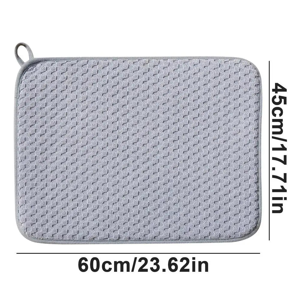 tapis cuisine gris clair texture géométrique moderne anneau suspension 60cm 45cm assiette cuillère gobelet