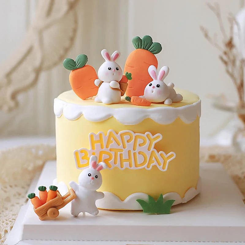 décoration gâteau forme lapin carotte anniversaire enfant festif orange vert blanc