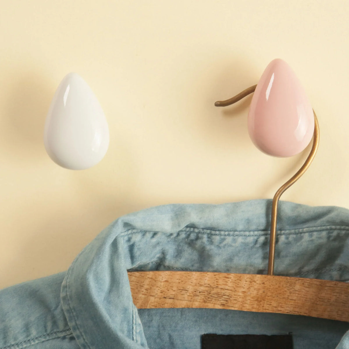 pinces linge modernes formes gouttes couleurs blanches grises roses jaunes bleues brillantes