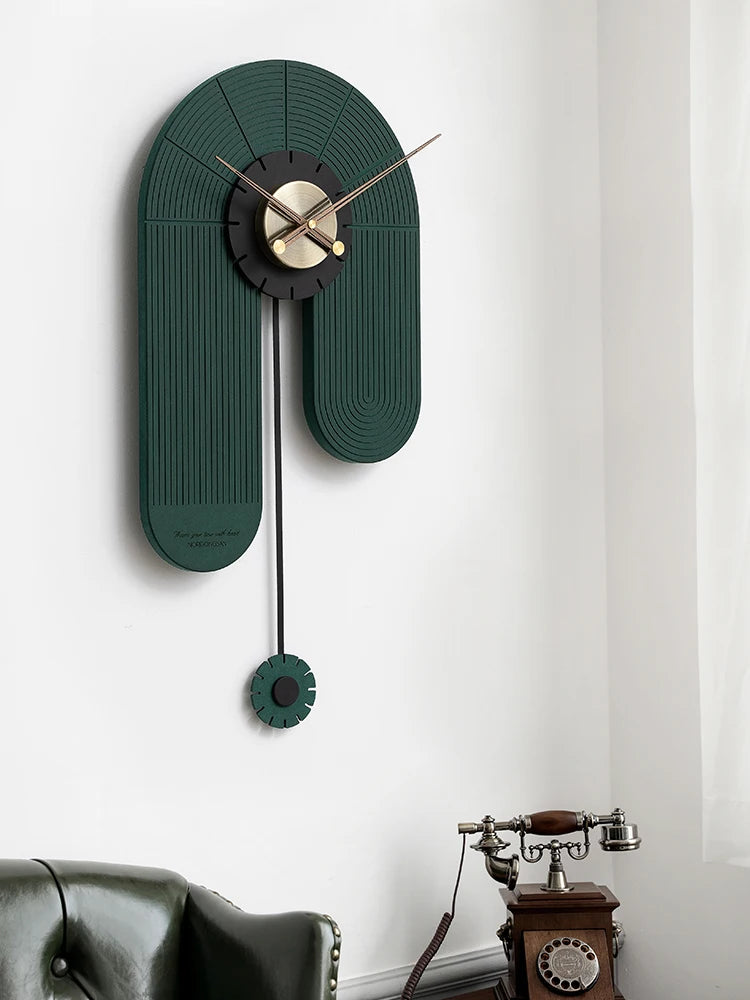 Horloge murale bois design vue de face