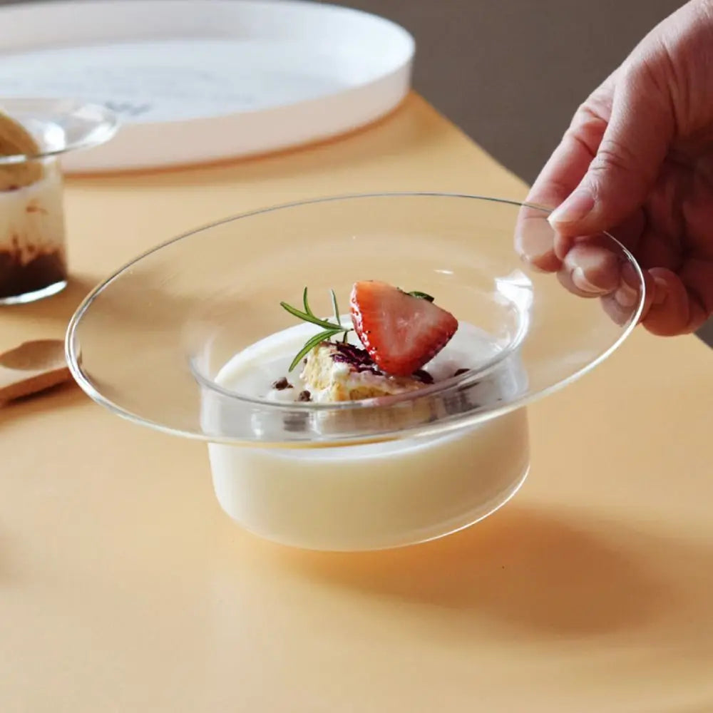 assiettes transparentes modernes petites grandes desserts salades fruits yaourts minimaliste gastronomique