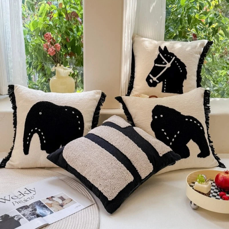 taies d'oreiller animaux motif moderne polyester blanc noir franges cheval gorille élphant decoration canape
