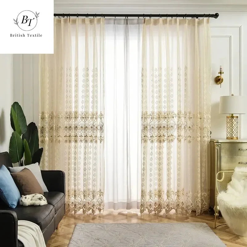 rideau classique beige clair broderie florale semi transparent fenêtre salon chambre luxe