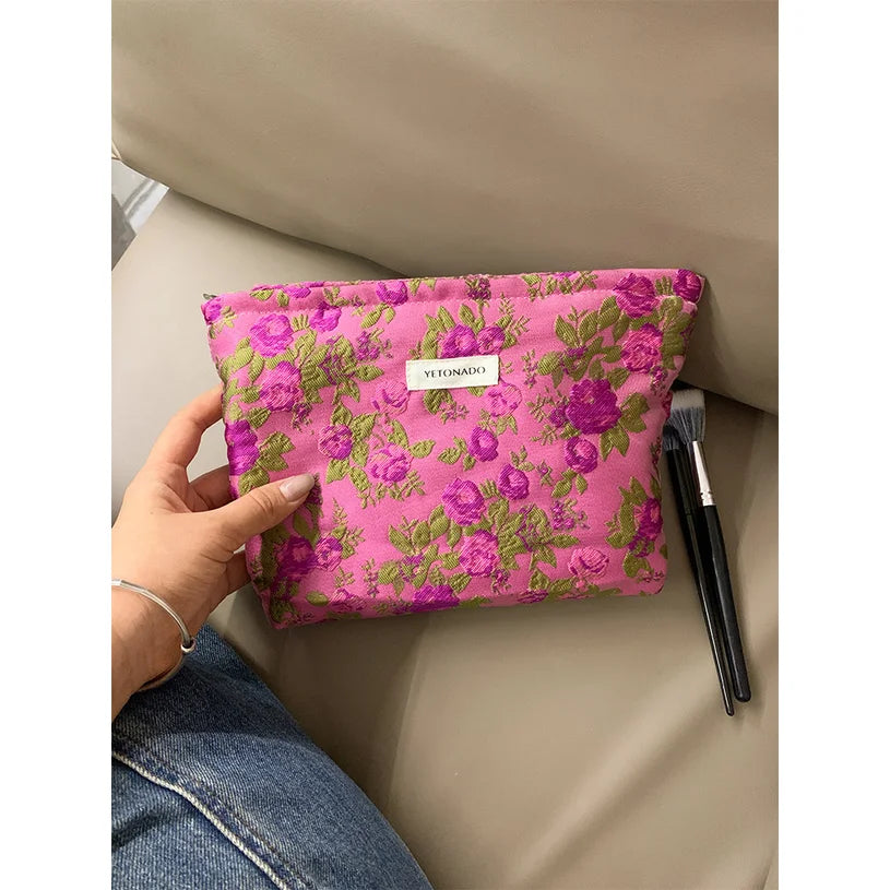 Sac cosmétique toile motif fleurs rose feuilles vertes moderne élégant fermeture glissière dorée rose