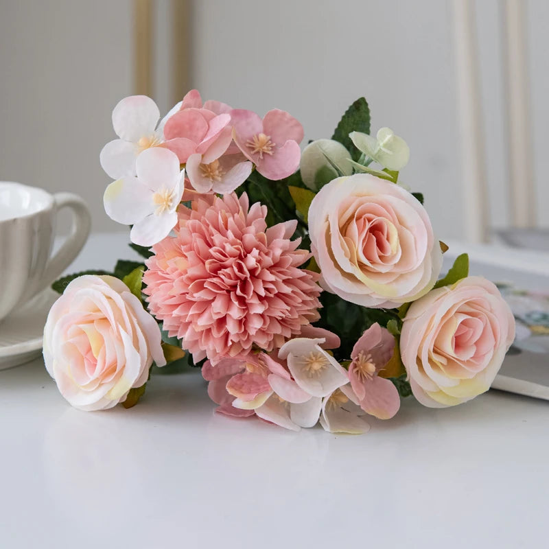 bouquet fleurs artificielles soie moderne blanc rose clair violet intérieur décoration anniversaire mariage table