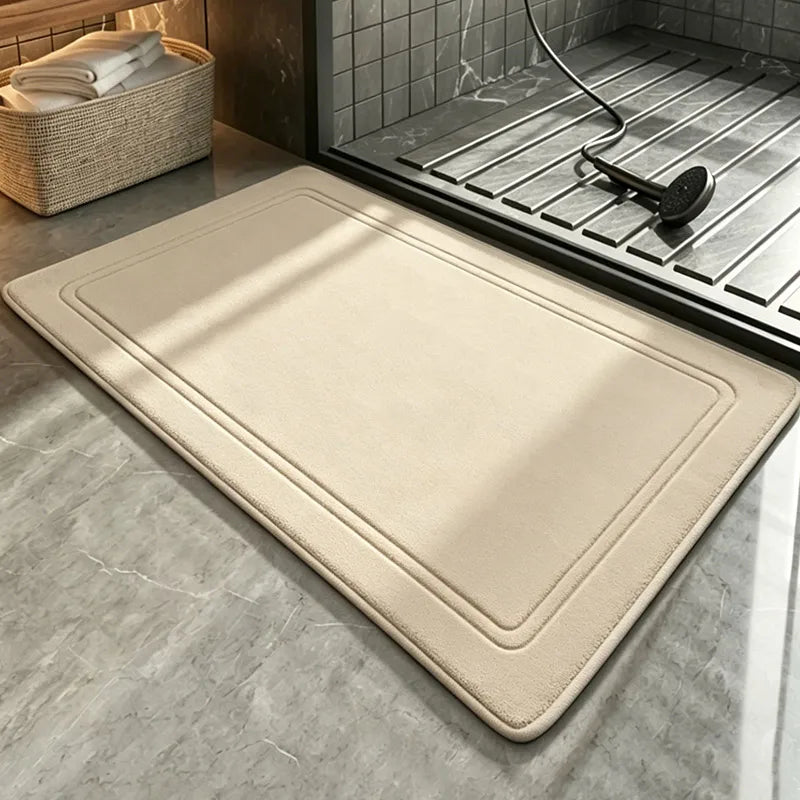 tapis bain gris clair doux antidérapant absorption rapide douche maison confortable moderne