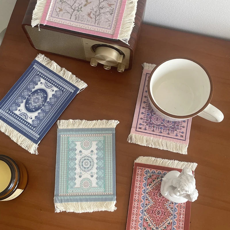 tapis table traditionnel motifs géométriques bleu rouge beige blanc tissu