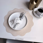 serviettes table moderne gris vert marron beige rose texture grunge élégant assiettes fourchettes tasses