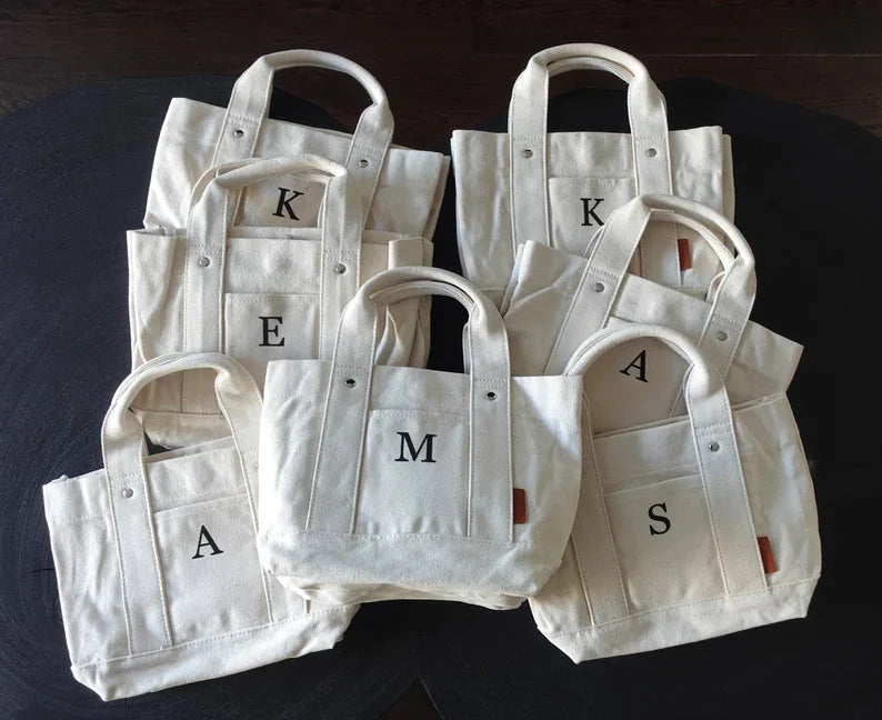 sac main toile blanc beige rose bleu marine moderne casual porte cartes étiquettes personnalisables