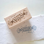 tampons bois naturels motifs gâteaux bonbons artisanal scrapbooking étiquettes journalisation decorative