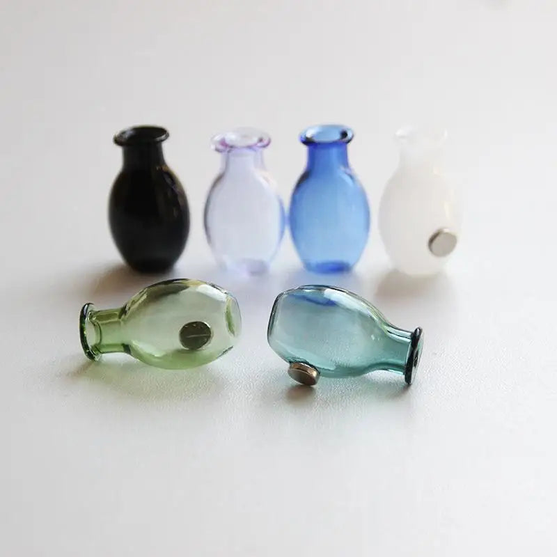 mini vases transparents modernes verre aimants réfrigérateur orange noir bleu violet floral arrangement décoration